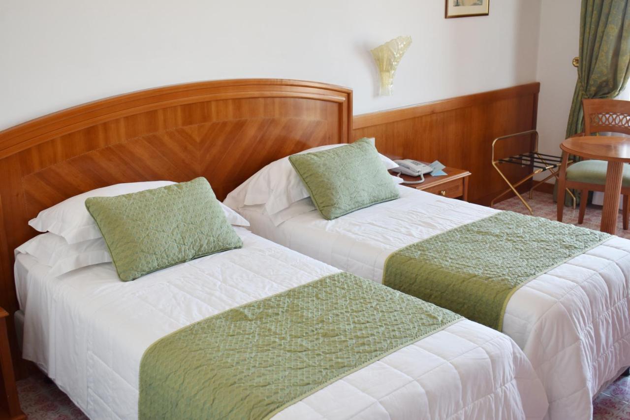 Grand Hotel Cesare Augusto Sorrento Bagian luar foto