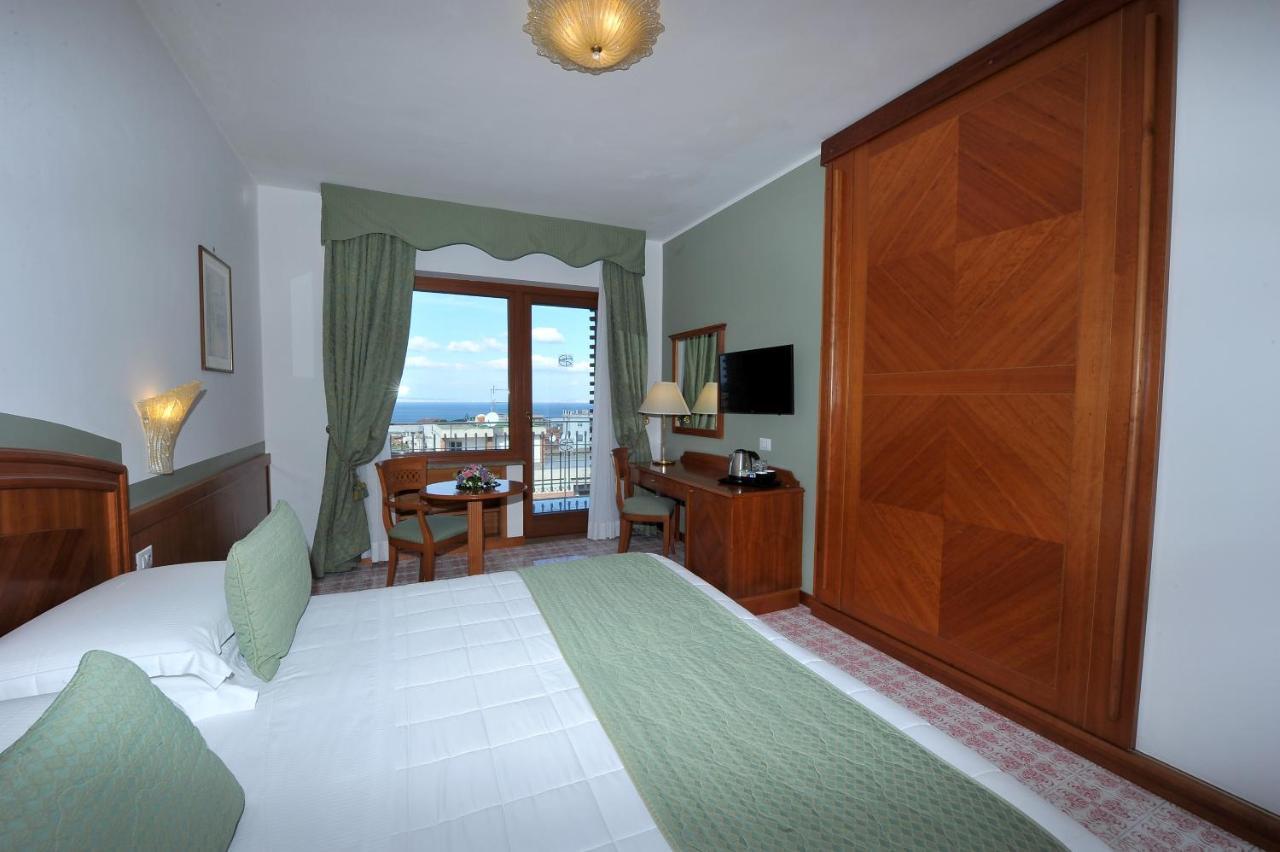 Grand Hotel Cesare Augusto Sorrento Bagian luar foto