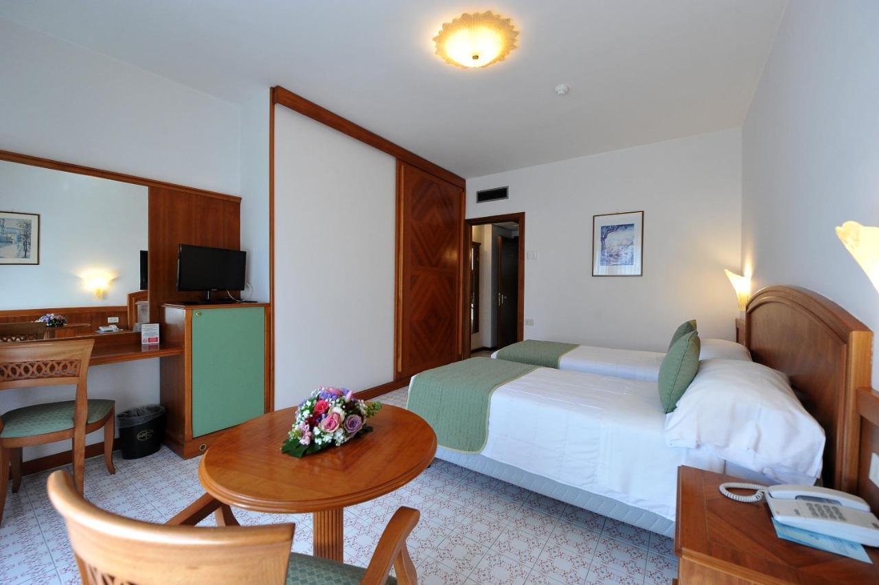 Grand Hotel Cesare Augusto Sorrento Bagian luar foto