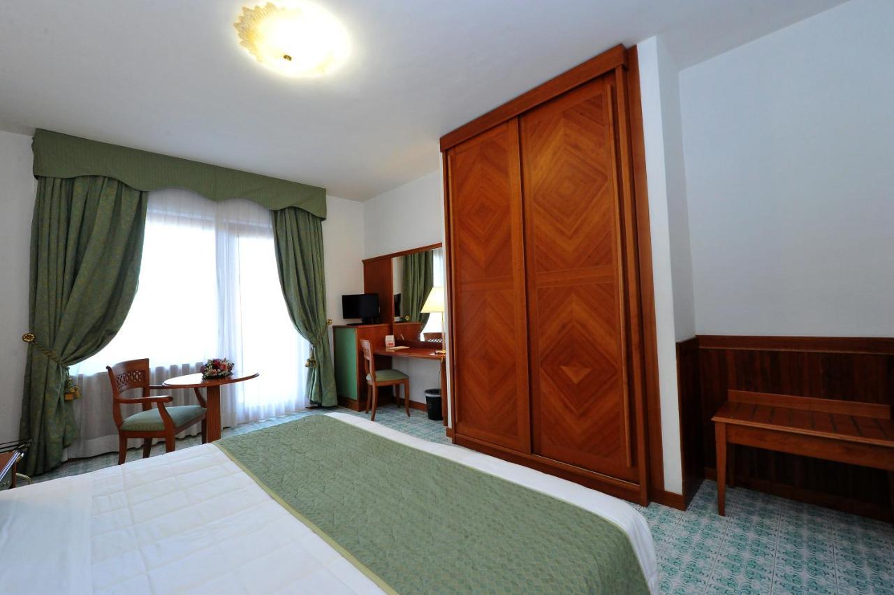 Grand Hotel Cesare Augusto Sorrento Bagian luar foto